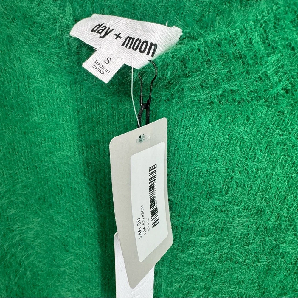 NEW Day + Moon Green Fuzzy Knit Crop Short Sleeve Sweater Womens Small - Picture 5 of 8